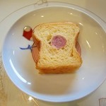 プティレストラン グーテ - ソーセージのブリオッシュ