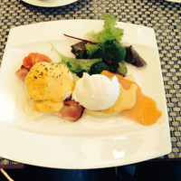 R restaurant & bar - 