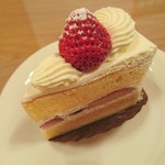パティスリーブローニュ - 苺のショートケーキ…税込360円