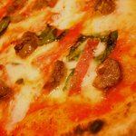 ダ ユウキ - チーズ、サラミ、サルッチャ、トマトソース等具材