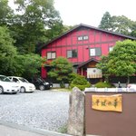 そばの華 - 週末には車があふれかえります