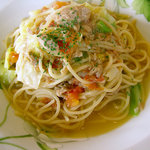 ビストロ・ヒロ - 「トマト・ツナ・キャベツ塩味パスタ」（ランチ：日替わりパスタ：サラダ付）750円