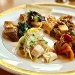 ザ・キッチン - 豚の角煮、照り焼きチキンの北京ダック風、野菜たっぷり回鍋肉、チキンとクラゲのチャイニーズ風、麻婆豆腐