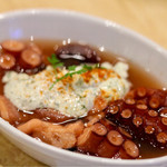 波へい - たこのやわらか煮 ８種のハーブクリームソースをのせて