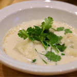 波へい - パクチー水餃子 〜おだしに豆乳クリームを添えて〜