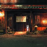 弁兵衛 - 古民家風の店頭が気分を盛り上げます