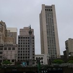 Grand Hyatt - 右側の高層ホテルがGrand Hyattです