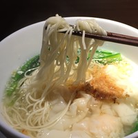 京鼎樓 HANARE店 - 「選べるランチセット」烏龍茶風味小籠包+ワンタン麺（1,200円）