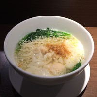 京鼎樓 HANARE店 - 「選べるランチセット」烏龍茶風味小籠包+ワンタン麺（1,200円）