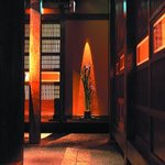 弁兵衛 - 掛軸、お花の飾りが随所に見られます