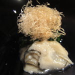 銀座 水野 - 生牡蠣のすだち酢と菠薐草のおひたし　先付け