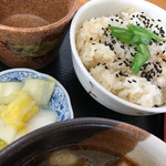 麺工房 夢想庵 - 炊きこみご飯と漬物