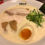 麺 ヒキュウ 六甲道店 - 鶏白湯魚介濃縮ラーメン750円^ ^