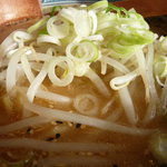 いやどうも - 味噌ラーメンのアップ