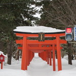 鬼はそと福はうち - 向かいにある伏見稲荷神社(信号がじゃまだ！ｗ）(2017年2月）