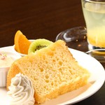 坂乃下珈琲店 - 料理写真:シフォンケーキ（モーニング）