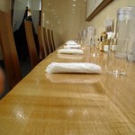 高級感のあるカウンター席