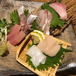 活魚と旬菜創作舎 うさぎの家 - 刺身盛り合わせ