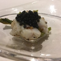 ウシマル - アンコウのキャビア乗せ