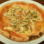 Mon-Pet-Cua - ピッツァ フンギ