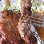 とわいらいと - 【2017年02月】ポークソテー、断面。約1cm位の食べ応えも有りました(o^^o)。