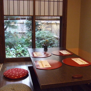 京都を感じられる落ち着いた空間でゆっくりと。大人数の宴会も