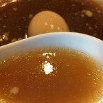 麺処ほん田 - 琥珀色に輝く美味しいスープ