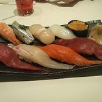 海鮮蔵 魚魚魚 - 上にぎり鮨、ネタがデカい！！