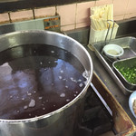 讃岐うどん がもう - 温かい出汁と薬味。