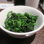 いずみ家 - らーめん中＆ほうれん草　ズームアップ