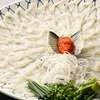 旨い魚と旬菜料理 ふくとく - 料理写真:7800円以上のふぐコースから大皿盛りとなります。銘々盛りも可能です。