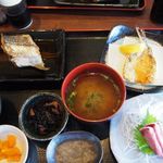 Meshiya Ooisokou - サゴシの煮付け定食
