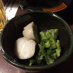 おかめ - 付き出しのからし菜と里芋煮