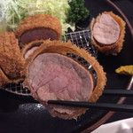 とんかつ川久 ドルフィンポート店 - ほんのりピンクの肉芯