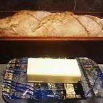 レストラン リューズ - 
      パン