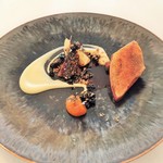 エスキス - ラカンの鳩（モモと胸） 鳩レバー、蕪、アプリコット、ナッツ、黒米　