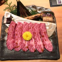 吟味屋 天満店 - 近江牛 極上ロース 2300円(税抜き)
