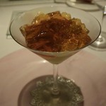 ル・マノアール・ダスティン - 前菜：人参のムース　ウニとコンソメのジュレ添え