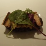 ル・マノアール・ダスティン - 前菜２：穴子のキャラメリゼ、黒米添え