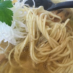 麺処 風人 - 淡麗塩そば（700円）の全粒粉麺アップ