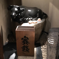 吟味屋 天満店 - エントランスに賽銭箱がｗ