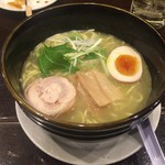 とりちゃん - 自家製鶏ガララーメン塩