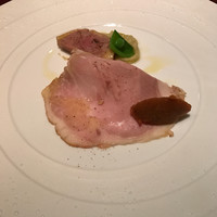 ロスタル - ポークハムは干し柿のソース 奥はレバーと砂肝のパテ