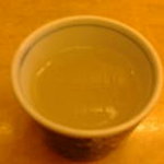Teuchi Soba Yuutoku - 料理前に提供のそば茶です