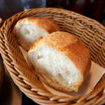 筆や - フランスパンは大きめ2切れで、結構食べ応えあり