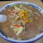 栄安 - みそラーメン (450円)