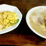 Hakata Ramen Ebisu - 下手に調整してないから後味スッキリなスープ♪♪