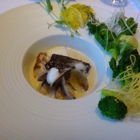 デフィ・ジョルジュマルソー - ◆鱸のお料理。これも華やかな盛り付けですこと。