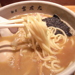 麺屋吉左右 - 太めの自家製麺