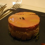 レ ロジェ エギュスキロール - 鵞鳥のフォアグラ・テリーヌのガトー仕立て　香ばしいブリオッシュトーストとサラダを添えて。